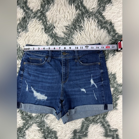Universal Thread Women's Distressed Jean Shorts Blue Size 6/28 - Picture 4 of 8